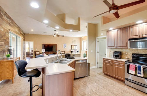 Diplomat House | 9 Mi to Downtown Fort Myers: Home w/Lanai + Grill