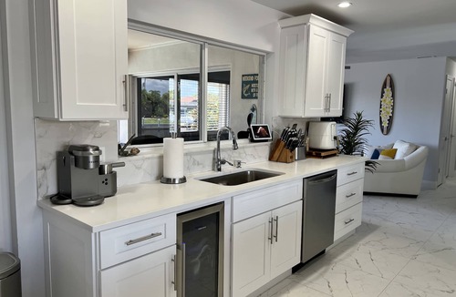 Punta Gorda House | A Happy Place waiting for you. Just 7 minutes away from Fisherman’s Village!