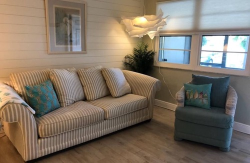 Cypress Lake Condo | Adorable and Affordable Vacation Rental 1 Bedroom/1 bathroom