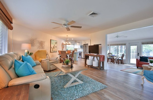 Southgate House | Adorable Beach Bungalow with privacy yet 10 minutes to many events