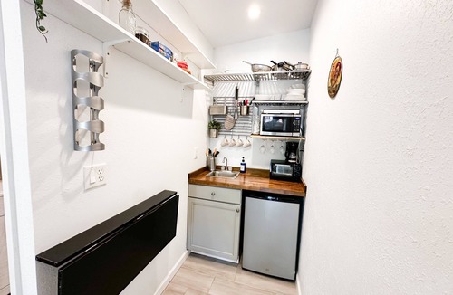 United Central House | Adorable Pair - 2 private modern studios