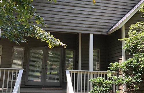 Sunset House | Affordable! Pet friendly! Close to Clemson! Boat slip included!