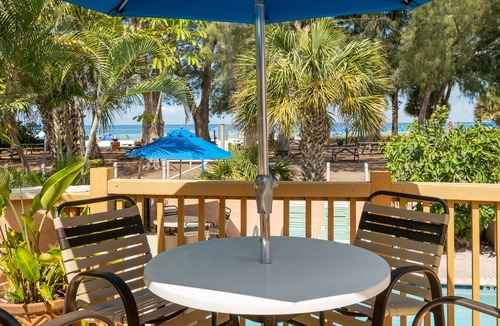 Holmes Beach Condo | Alamanda Villas 5: 1 BR/1 BA Resort in Holmes Beach, sleeps 4