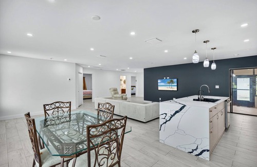 Fort Myers House | An Island of joy - North Fort Myers
