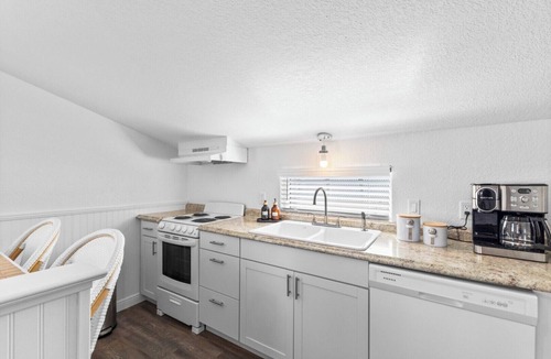 Boca Grande Apartment | Anchor Inn 01 | 1BR/1BA Boca Grande Retreat w/Pool