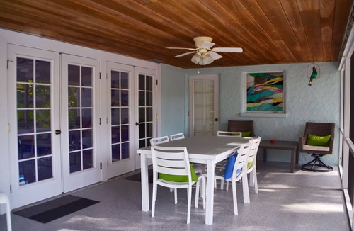 Arlington Park House | Arlington Park Area! 3BR/2BA Sarasota Home – Heated Large Pool