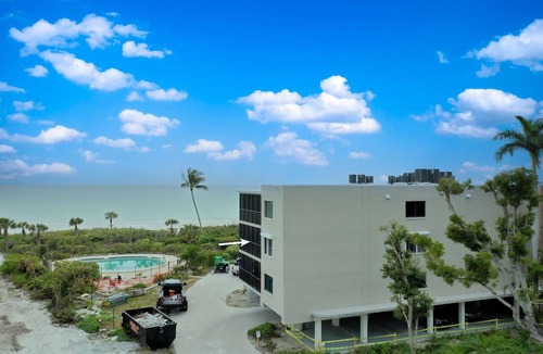 Sanibel Condo | Atrium 201 | Luxury Beachview Corner Condo on Sanibel Island