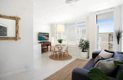 Avalon Beach Apartment | Avalon Beachside Apartment | Pool | Beach Access