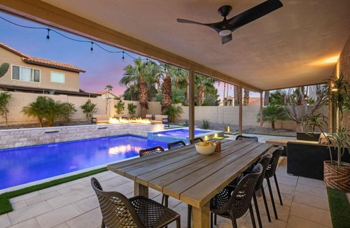Arabian Views House | Backyard Bliss - Firepit Putt Play Pool & Spa
