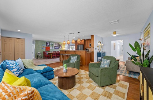 Walsingham House | Basketball | Pickleball | Pool | Movie & Game Room