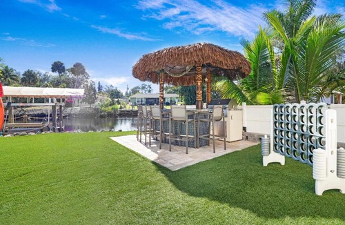 Bonita Springs House | Bay Access Tiki Bar Getaway Pool Spa Sleeps 10