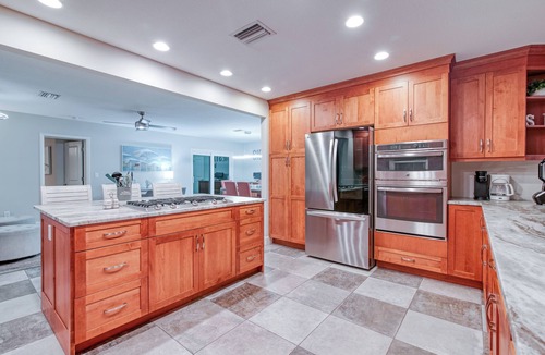 Bay Isle House | Bay Isle Bliss | Pet Friendly 🐶 w/Private Pool, Spa, Putting Green and Walk to Shell Beach