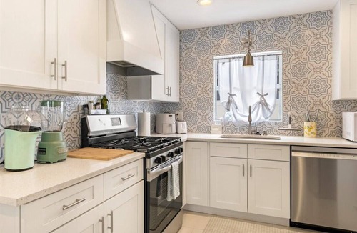 Shore Acres House | Bayside w/Fenced Yard Near St. Pete Pier
