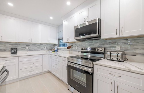 Sanibel Condo | Beach + 2 Bikes! Beautiful 2-bed 2-bath retreat on Bowman’s Beach Sanibel.