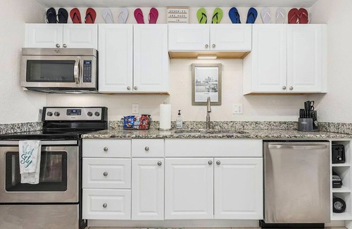 East Naples House | Beach Bliss: Heated Pool, 2.7Miles to Beach, Free Parking 🌊🌴 #RelaxationAwaits