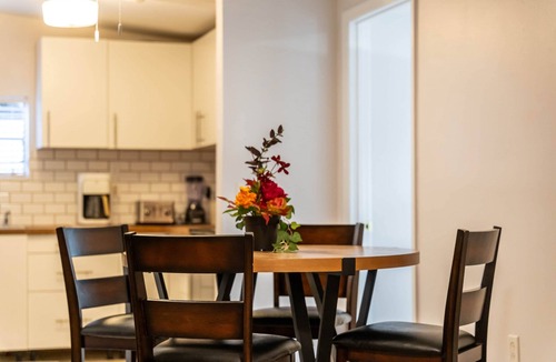 Southgate House | Beach Bum Bungalow-Sarasota-2 bdrm near Siesta Key