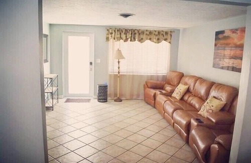 South Venice House | Beach getaway! Perfect for family in a heated private pool!