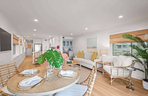 Belleair Beach Condo | Beachfront Aldea 12, Designers Condo!