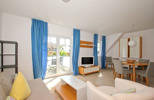 Lobbe Apartment | Beachfront apartment with balcony, use of swimming pool and sauna - Rex Rugia apartment 28-6