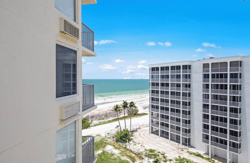 South Island Condo | Beachfront Escape 708A: Gulf Views, Pool, Tennis, Beach Gear | Sleeps 4 - weekly stays