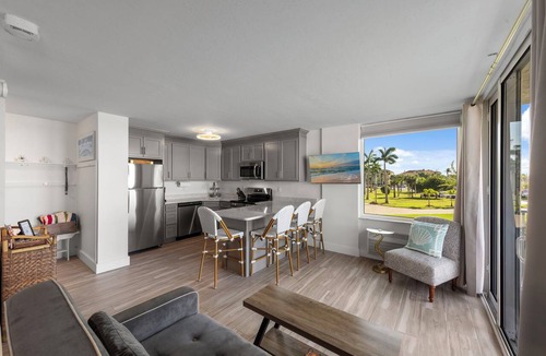 South Island Condo | Beachfront Estero Beach & Tennis Club 102B—Sunset Gulf Water Views, heated resort Pool, Pickleball & Tennis, 2 Bikes + beach Gear. 6-7 night stays