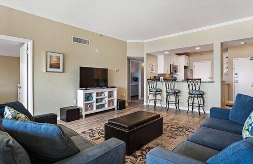 Redington Shores Condo | Beachfront Getaway at San Remo 207 | Renovated 3BR Condo with Pool & Gulf Views in Redington Shores