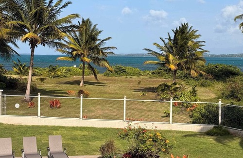 Zarzal House | Beachfront, Luxury Oasis with Private Resort Pool
