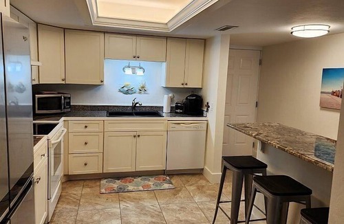 South Island Condo | Beautiful 10TH Floor, Gulf-front Condo at Island Winds Perfect For Families! Washer and Dryer in Condo, Designated Parking, Central Air, Free Wifi - Click for reviews!