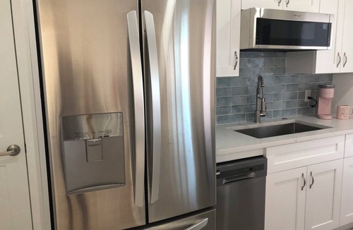 Coquina Sands Condo | Beautiful 1BR/1.5BA condo directly across from Lowdermilk Beach in Naples!