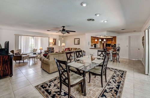 Venice Gardens House | Beautiful 2-bedroom home, heated pool, close to Downtown, Beaches in Venice FL