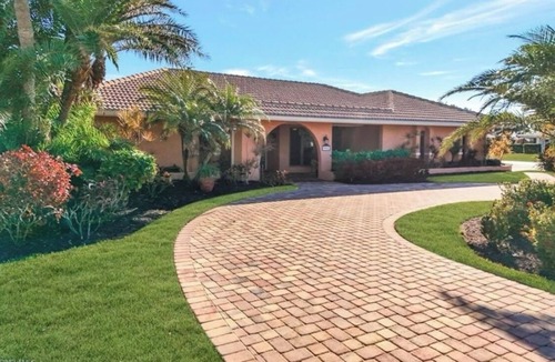 Bonita Springs House | Beautiful 3 Bdr House with Private Pool in Bonita Springs gated Spanish Wells