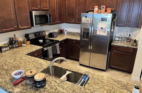 Rural Estates House | Beautiful 3B/2.5BA. Fully furnished townhome featuring a spacious floor plan.
