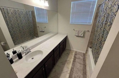 Rural Estates House | Beautiful 3B/2.5BA. Fully furnished townhome featuring a spacious floor plan.