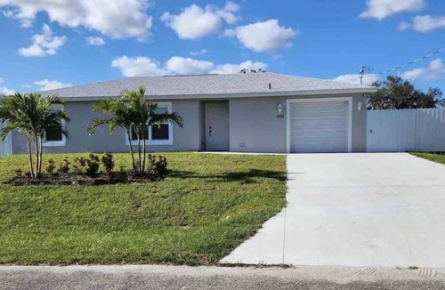 Moore Haven House | Beautiful, and spacious home located just 40 minutes east of Fort Myers
