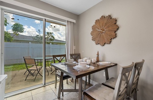 Warm Mineral Springs House | Beautiful House near Warm Mineral Springs