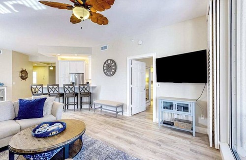 Vanderbilt Beach Condo | Beautiful, luxury condo in Regatta at Vanderbilt Beach with hot tub, gym & lanai