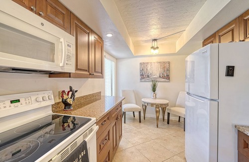 Gulf Gate Estates Condo | Beautiful remodeled condo minutes away from Siesta Key!