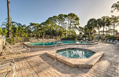 Sarasota Villa | Beautiful Sarasota Villa with Pool Access and Tennis – 4 Miles to the Beach