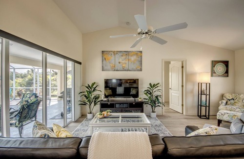 Gulf Cove House | Beautiful vacation villa on Florida's west coast-pool, Wi-Fi; last minute +short times