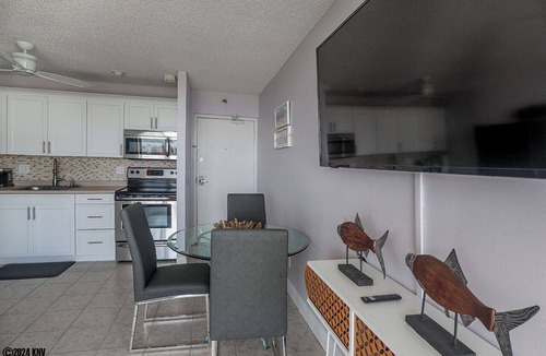 South Island Condo | Best Bargain On Beach! Condo Right On Gulf! Pool! Tennis! Pickleball! Beachfront! EBT808C