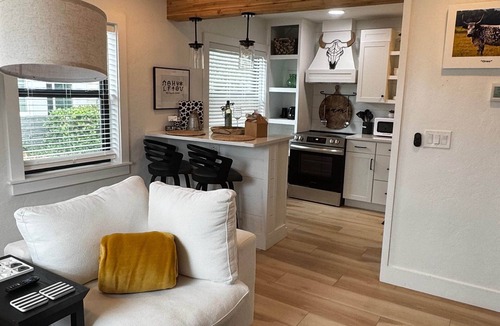 Fort Myers River District Apartment | Black Brindle Cottage, Downtown Ft. Myers: Walk to Best Eats and Shops!