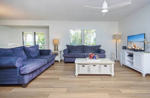 Sanibel Condo | Blind Pass D204 - Short walk to the beach