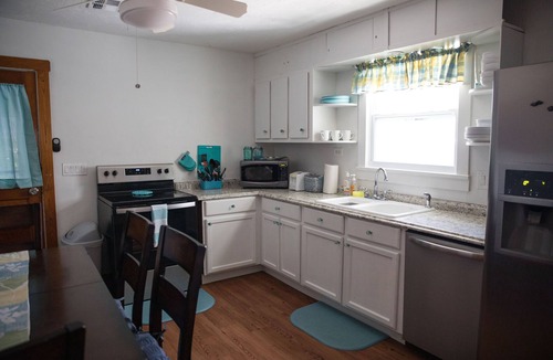 Bonita Springs House | Blocks to Downtown! Sun and Fun Pet Friendly! Long Stays! Priced Right!