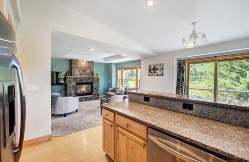 Blue River House | Blue River 4 - Three Bedroom House, Sleeps 8