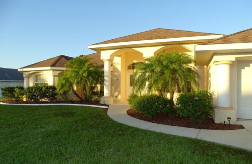 Pine Valley Villa | Bluebell Villa. Outstanding Luxury Lakeside 4 Bedroom Villa