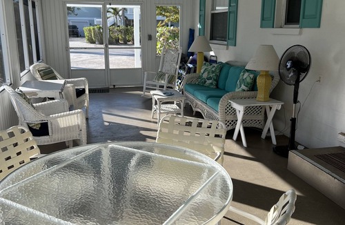 Golden Beach House | Boca Grande Beach House, South Unit- Great Price! Great Location!