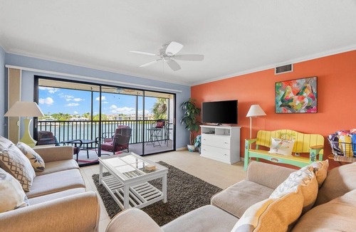 Siesta Key Condo | 🦩Book Me Baby! Bayview Beauty at Siesta Key 🦩
