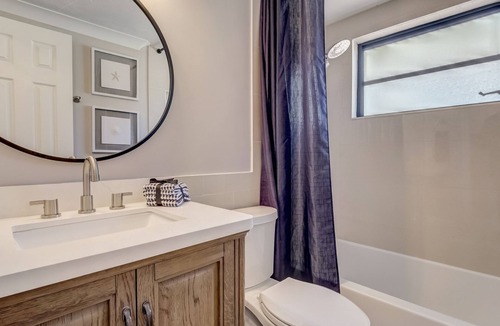 Englewood House | Bow-Tie Suite