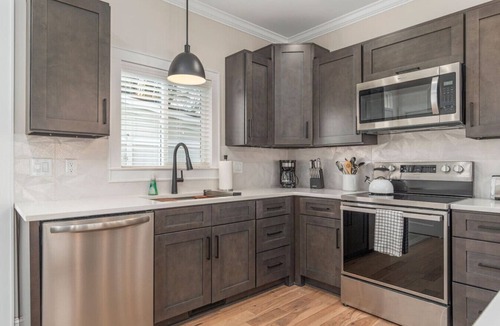 Travelers Rest House | Brand New Modern 2BR House - Walk to Main Street