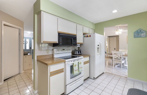 Englewood East House | Breezy Oasis W Heated Pool in Private Setting